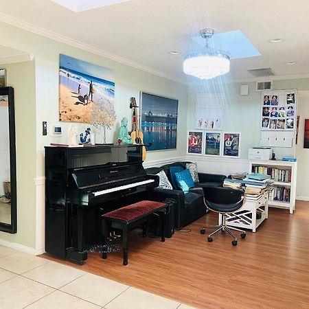 Costa Mesa Homestay - Private Rooms With 2 Shared Baths And Hosts Onsite Kültér fotó